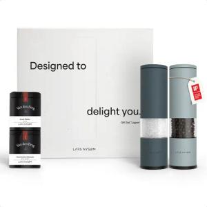 LARS NYSØM Gewürzmühle Lagom manuelle Bedienung, (2 Stück), Hochwertiges Geschenkset mit 2 Mühlen und 2 Gewürzen