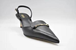 Michael Kors Hohe Schuhe - Pointed Toe Pumps With Ankle Strap And Gold Accent - Gr. 7 - in Schwarz - für Damen