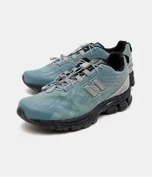 New Balance  Sneaker -