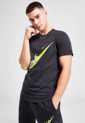 Nike Sportswear Standard Ausgabe Moto T-Shirt in Schwarz