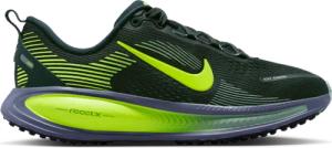 Nike VOMERO 18 GS Junior SEAWEED/VOLT-CANNON-SANDED PURPLE Gr. 40