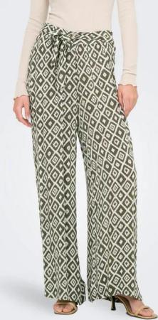 ONLY Schlupfhose ONLPAKJA LIFE AOP BELT PANTS WVN NOOS Sommerhose