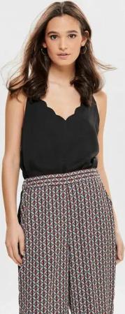 ONLY Spaghettitop ONLDEBBIE – Singlet mit geschwungener Ausschnittkante unifarben, feminin, tailliert, Polyester, Spaghettiträger