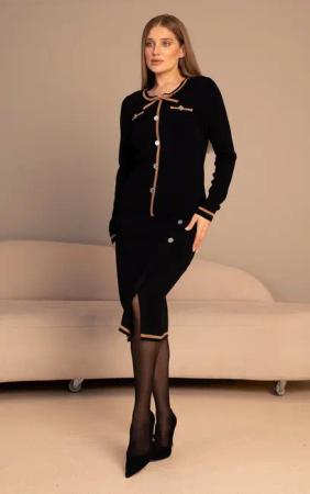 Passioni Strickrock in Schwarz mit Kameldetails und silbernen Knöpfen