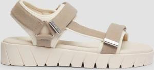 Plateausandalen mit Klettverschluss