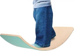 Playland Balanceboard Kinder Balance-Board aus Holz für ein aktives Lernen, Gleichgewichtsbrett ca. 82 x 19 x 29,5 cm, max. 80 kg, ab 3 Jahren