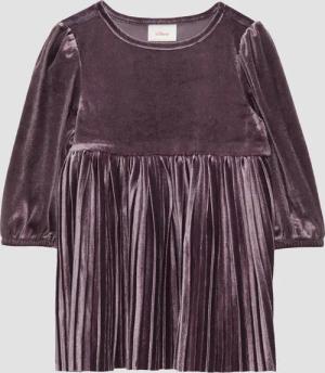 Samtkleid mit plissiertem Rock