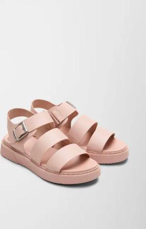 Sandalen im legeren Look