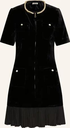 SANDRO Samtkleid mit Plissees und Schmucksteinen