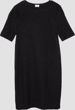 Schmal geschnittenes Kleid aus elastischer Spitze