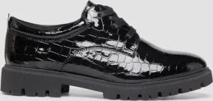 Schnürer in Lackleder-Optik