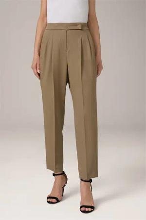 Schurwoll-Bundfalten-Hose im Jogger-Stil in Dunkelbeige