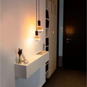 SEGULA LED-Leuchtmittel LED Illusion Globe 145 2tones amber blue, E27, 1 St., Extra-Warmweiß, 2-farbiges Glas