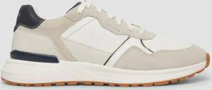 Sneaker mit Kontrast-Details