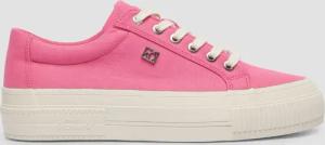 Sneaker mit Plateausohle