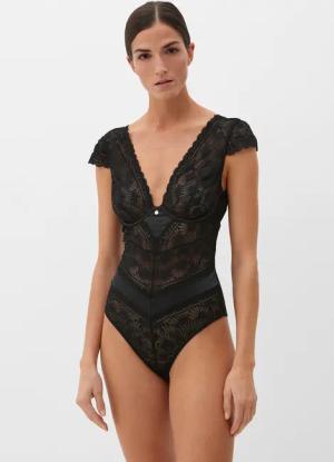 Spitzenbody mit Rückenausschnitt