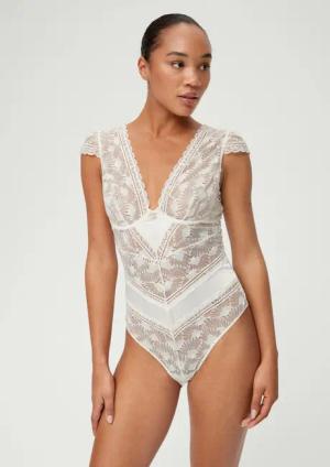 Spitzenbody mit Rückenausschnitt