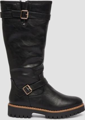 Stiefel mit Dornschließe