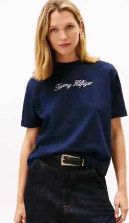Tommy Hilfiger Kurzarmshirt GOLD BTN SCRIPT MDRN SS TEE mit goldfarbenen Knöpfen