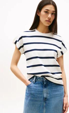 Tommy Hilfiger Kurzarmshirt "GOLD BUTTON MDRN C-NK SS TEE" mit goldfarbenen Knopf