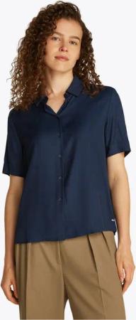 Tommy Hilfiger Kurzarmshirt SOFT VISCOSE S/S SHIRT in Unifarbe, mit Metalllabel