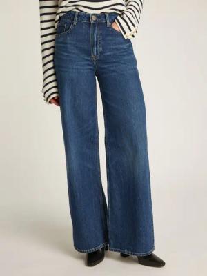 Tommy Hilfiger Weite Jeans WIDE LEG HW LOU mit Logo-Badge, mit Nieten, mit Bügelfalten