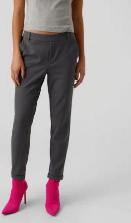 Vero Moda Anzughose VMMAYA MR LOOSE SOLID PANT NOOS knöchelfreie Form mit Saumaufschlag