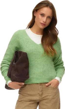 Vero Moda V-Ausschnitt-Pullover Weicher Strickpullover mit lockerer Passform und modernem V-Ausschnitt