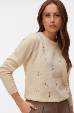Vero Moda Wollpullover VMFIORELLA EMB LS O-NECK SHORT PULL BOO mit Blumenstickerei