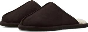 Warme Hausschuhe von der Marke Jack & Jones. Die Hausschuhe sind mit Kunstpelz gefüttert, wodurch sie herrlich warm und angenehm zu tragen sind.  Marke: Jack & JonesModellname: Dudely Microfibre SlippersKategorie: Herren HausschuheMaterialien: PolyesterFa
