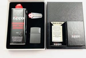 Zippo Feuerzeug Zippo matt schwarz mit Logo Geschenkset Sturmfeuerzeug